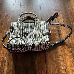 Marc Jacobs | Bags | Marc Jacobs The Monogram Leather Small